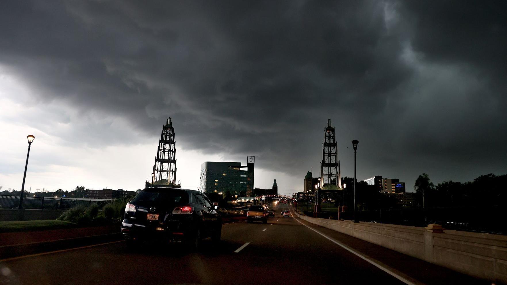 Severe thunderstorms possible into Wednesday morning